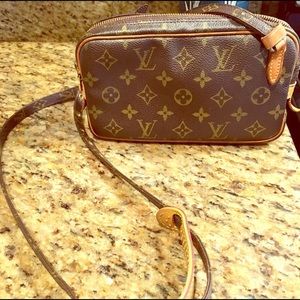 Authentic Louis Vuitton Mary Bandouliere